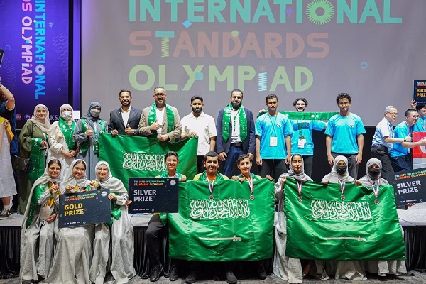 «إنجاز مميز» فضية الأولمبياد الدولي للمواصفات لعلي العجاج مع المنتخب السعودي