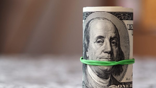 <p>تحركات جديدة.. سعر الدولار أمام الجنيه المصري في تعاملات منتصف الأسبوع بـ 10 بنوك اليوم مؤشر جديد.. سعر الدولار أمام الجنيه المصري خلال تعاملات الأربعاء داخل 10 بنوك مصرية</p>
<p><em>(تعديل وفقًا لقواعد الطول لتقديم العنوان الواحد النهائي):</em></p>
<p>مؤشر جديد.. سعر الدولار أمام الجنيه المصري خلال تعاملات الأربعاء بداخل 10 بنوك مصرية</p>