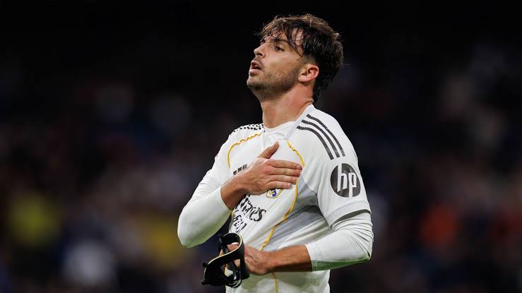 ليفربول يترقب موقف مدافع ريال مدريد ونهاية الصفقة المحتملة